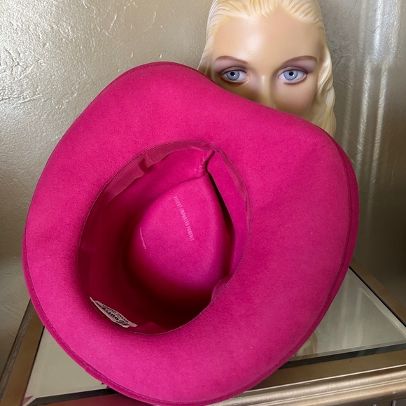 IMPORTED VINTAGE FUCHSIA FELT WIDE BRIM DEDORA WITH COORDINATING OSTRICH FEATHER